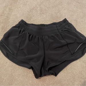 Lululemon Hotty Hot Shorts 2.5